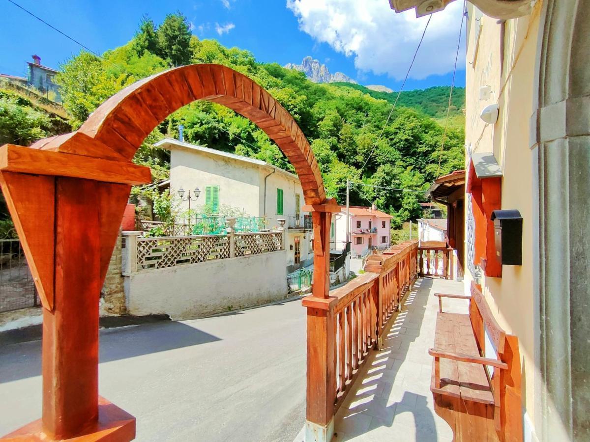 Hotel Palazzo Del Doma - Lake Vagli Vagli di Sotto Exterior foto